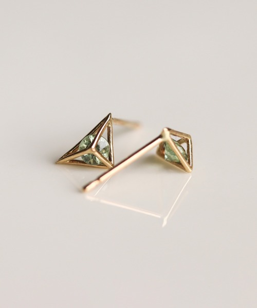 cui-cui(キュイキュイ)の「カラーストーン ピアス | K10YG 〈2026 AUTUMN COLLECTION〉(ピアス(両耳用)・レディース・グリーン/ホワイト/オレンジ・FREE)」の5枚目の写真