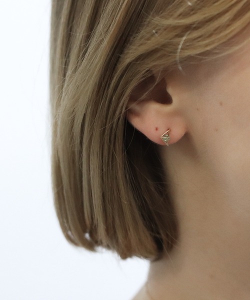 cui-cui(キュイキュイ)の「カラーストーン ピアス | K10YG 〈2026 AUTUMN COLLECTION〉(ピアス(両耳用)・レディース・グリーン/ホワイト/オレンジ・FREE)」の7枚目の写真