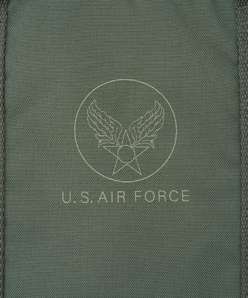 YMCLKY（ワイエムシーエルケーワイ）の「米軍タイプ USAF 50's ヘルメットバッグ ステンシル YMCLKY. #BH093YP（トートバッグ・メンズ・セージグリーン/ブラック・FREE）」の5枚目の写真