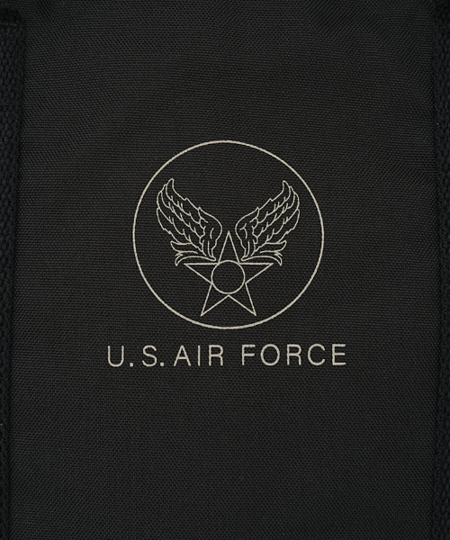 YMCLKY（ワイエムシーエルケーワイ）の「米軍タイプ USAF 50's ヘルメットバッグ ステンシル YMCLKY. #BH093YP（トートバッグ・メンズ・セージグリーン/ブラック・FREE）」の6枚目の写真