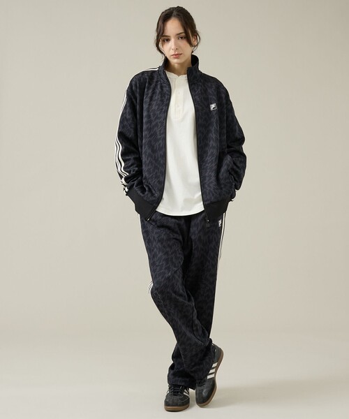 FILA(フィラ)の「【ELEY KISHIMOTO×FILA】イーリーキシモト×フィラ トラックトップ / ユニセックス / SM6FBU707(ブルゾン・メンズ・カーキ/ブラック・L/M)」の3枚目の写真
