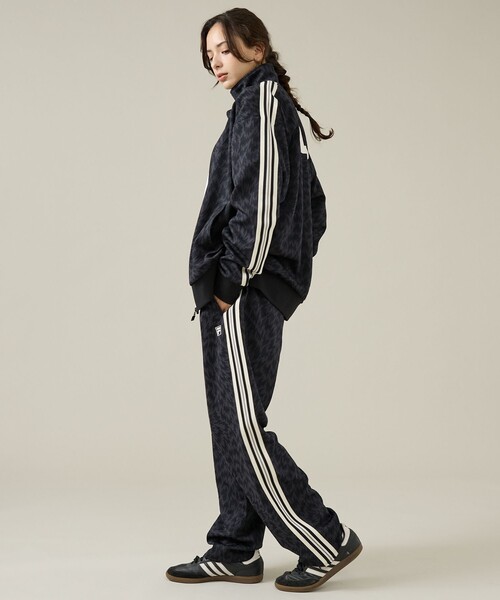FILA(フィラ)の「【ELEY KISHIMOTO×FILA】イーリーキシモト×フィラ トラックトップ / ユニセックス / SM6FBU707(ブルゾン・メンズ・カーキ/ブラック・L/M)」の5枚目の写真