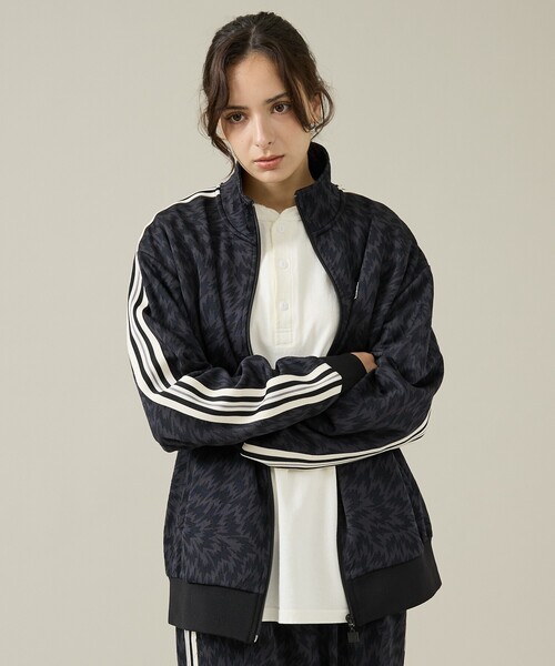 FILA(フィラ)の「【ELEY KISHIMOTO×FILA】イーリーキシモト×フィラ トラックトップ / ユニセックス / SM6FBU707(ブルゾン・メンズ・カーキ/ブラック・L/M)」の10枚目の写真