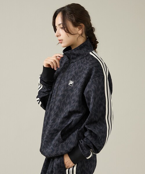FILA(フィラ)の「【ELEY KISHIMOTO×FILA】イーリーキシモト×フィラ トラックトップ / ユニセックス / SM6FBU707(ブルゾン・メンズ・カーキ/ブラック・L/M)」の13枚目の写真