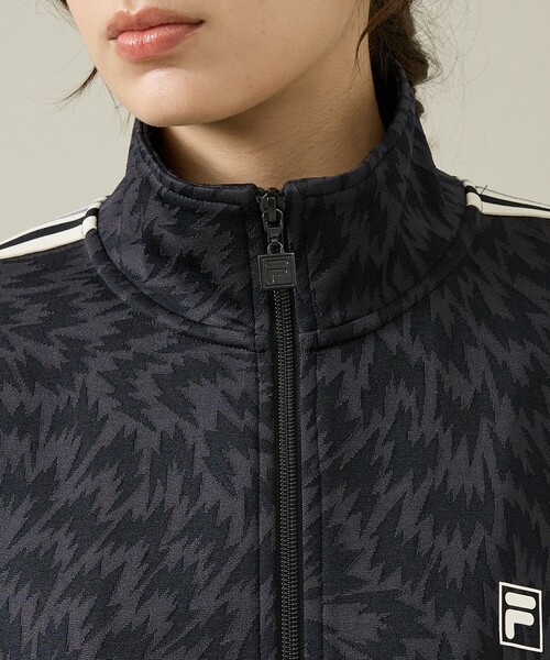 FILA(フィラ)の「【ELEY KISHIMOTO×FILA】イーリーキシモト×フィラ トラックトップ / ユニセックス / SM6FBU707(ブルゾン・メンズ・カーキ/ブラック・L/M)」の18枚目の写真