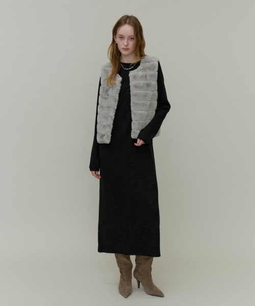 Plumel(プルメル)の「Volume Border Fur Short Vest / ボリュームファーボーダーベスト(その他アウター・レディース・グレー/ブラック・MEDIUM)」の10枚目の写真