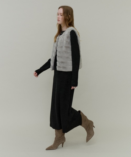 Plumel(プルメル)の「Volume Border Fur Short Vest / ボリュームファーボーダーベスト(その他アウター・レディース・グレー/ブラック・MEDIUM)」の11枚目の写真