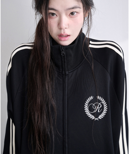 REISE MIYA（レイズミヤ）の「ハチ ルーズ トラックトップス [BLACK]（ナイロンジャケット・レディース・その他・SMALL/MEDIUM）」の2枚目の写真