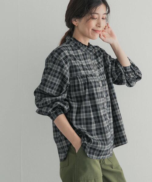 URBAN RESEARCH DOORS（アーバンリサーチドアーズ）の「フリルネックチェックブラウス 26AW（シャツ/ブラウス・レディース・ベージュ系その他/ブラック系その他・FREE）」の7枚目の写真