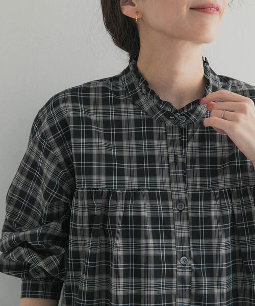 URBAN RESEARCH DOORS（アーバンリサーチドアーズ）の「フリルネックチェックブラウス 26AW（シャツ/ブラウス・レディース・ベージュ系その他/ブラック系その他・FREE）」の8枚目の写真