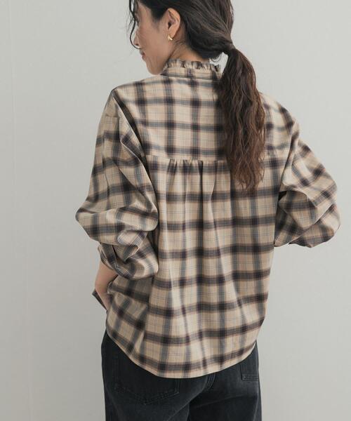 URBAN RESEARCH DOORS（アーバンリサーチドアーズ）の「フリルネックチェックブラウス 26AW（シャツ/ブラウス・レディース・ベージュ系その他/ブラック系その他・FREE）」の18枚目の写真