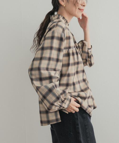 URBAN RESEARCH DOORS（アーバンリサーチドアーズ）の「フリルネックチェックブラウス 26AW（シャツ/ブラウス・レディース・ベージュ系その他/ブラック系その他・FREE）」の19枚目の写真