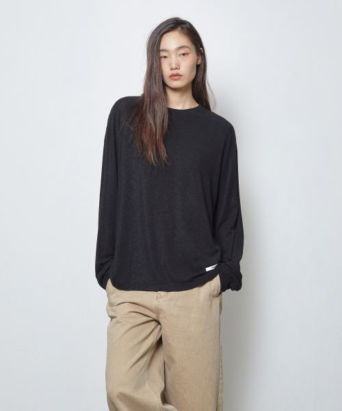 FRANTICSERVICE（フランティックサービス）の「ゆったりクルーネックロングスリーブ - ブラック（Tシャツ/カットソー・レディース・ブラック・FREE）」の2枚目の写真