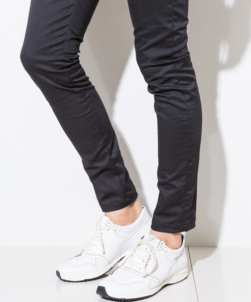 STUDIOUS（ステュディオス）の「【STUDIOUS】ハイパワーサテンストレッチテーパードスキニー（その他パンツ・メンズ・ブラック/カーキ・2/3/1）」の8枚目の写真