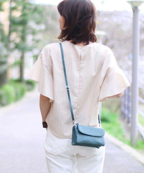 sankyo shokai（サンキョウショウカイ）の「オーストリッチ レザーお財布ショルダー（ショルダーバッグ・レディース・ブラック/アイボリー/ピンクベージュ/ボルドー/キャメル/ピンク/インディゴブルー/ブルー/ダークグリーン/レッド/ダークブラウン/ブラウン/クリーム/ライム・FREE）」の20枚目の写真