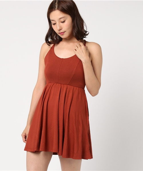 SLY（スライ）の「ホルターCUT FLARE OP（ワンピース・レディース・ダークグリーン/ブラウン/ブラック・1/2）」の7枚目の写真