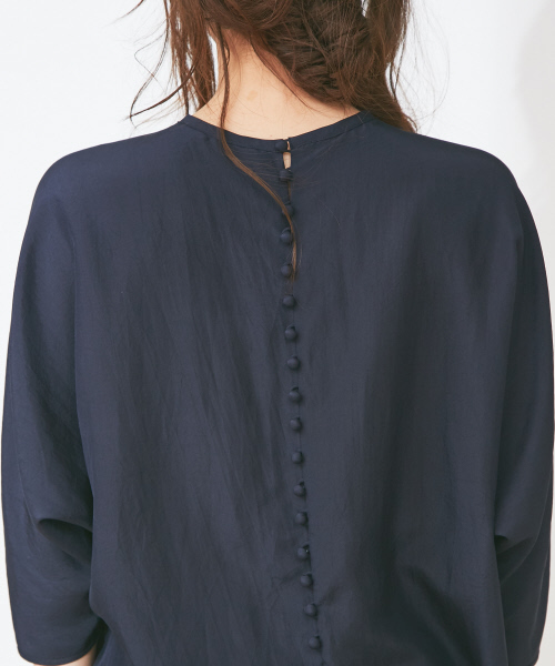 Abahouse Devinette（ドゥヴィネット）の「ウォッシャブルシルクタックプルオーバー（シャツ/ブラウス・レディース・ネイビー/カーキ/キャメル・FREE）」の6枚目の写真