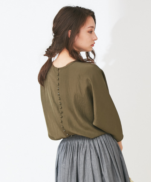 Abahouse Devinette（ドゥヴィネット）の「ウォッシャブルシルクタックプルオーバー（シャツ/ブラウス・レディース・ネイビー/カーキ/キャメル・FREE）」の7枚目の写真