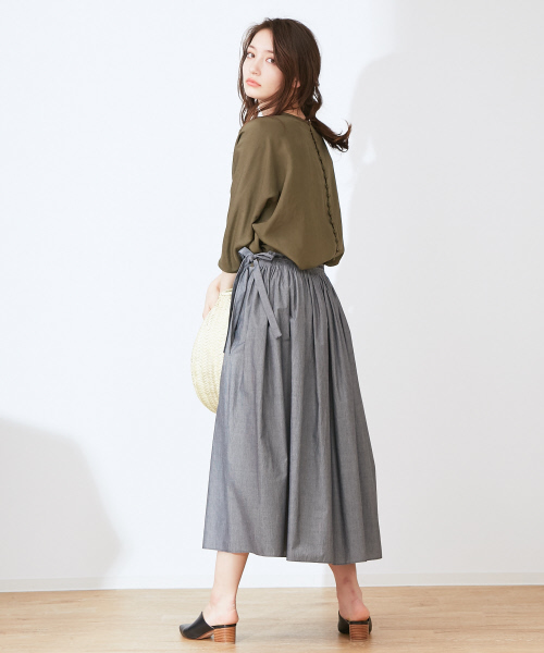 Abahouse Devinette（ドゥヴィネット）の「ウォッシャブルシルクタックプルオーバー（シャツ/ブラウス・レディース・ネイビー/カーキ/キャメル・FREE）」の13枚目の写真