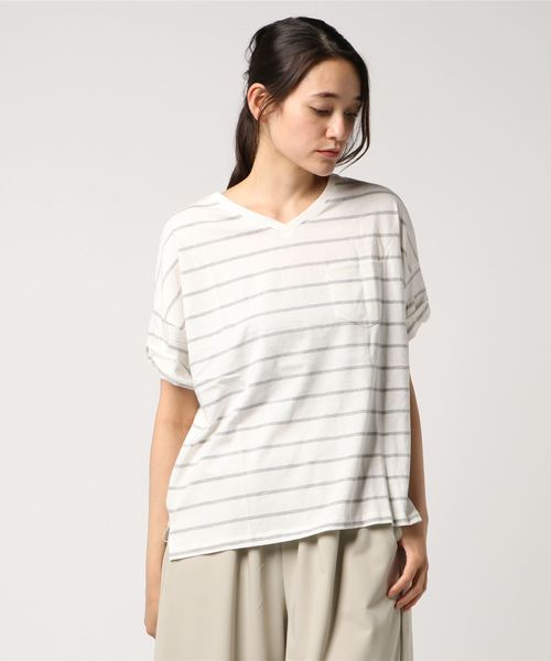 earth music&ecology（アースミュージックアンドエコロジー）の「・ロールアップ袖プルオーバー ●（Tシャツ/カットソー・レディース・レッド/ベージュ/ネイビー/グレー系その他/アイボリー/ブルー・FREE）」の3枚目の写真