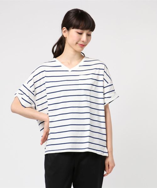 earth music&ecology（アースミュージックアンドエコロジー）の「・ロールアップ袖プルオーバー ●（Tシャツ/カットソー・レディース・レッド/ベージュ/ネイビー/グレー系その他/アイボリー/ブルー・FREE）」の5枚目の写真