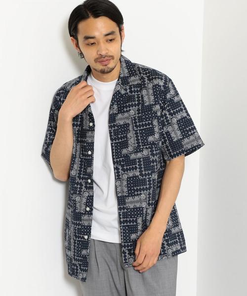 green label relaxing(グリーンレーベルリラクシング)の「SC バンダナプリント オープンカラー 半袖 シャツ(シャツ/ブラウス・メンズ・ネイビー/ブラック・XL/L/S/M)」の2枚目の写真