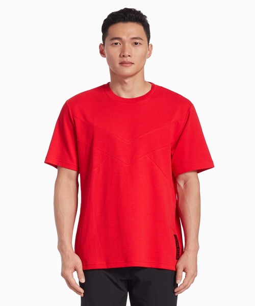 CALVIN KLEIN PERFORMANCE(カルバンクラインパフォーマンス)の「【ブランド公式】PERFORMANCE レトロパッチワーク Tシャツ(Tシャツ/カットソー・メンズ・レッド/ブラック・X-SMALL/MEDIUM/LARGE/X-LARGE/M/SMALL)」の1枚目の写真