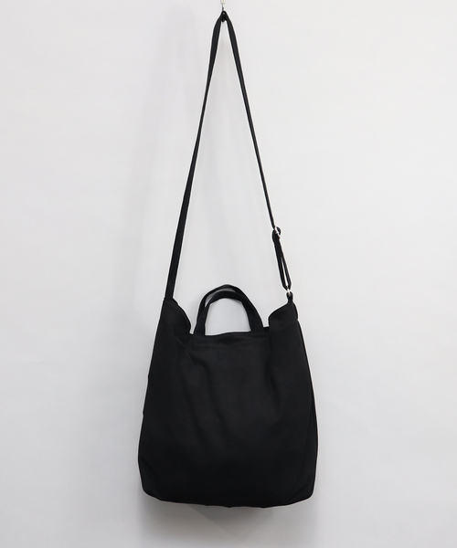 Confirm(コンファーム)の「フェイクスエードショルダーバッグ【Confirm】(ショルダーバッグ・メンズ・ブラック/ベージュ・FREE)」の2枚目の写真