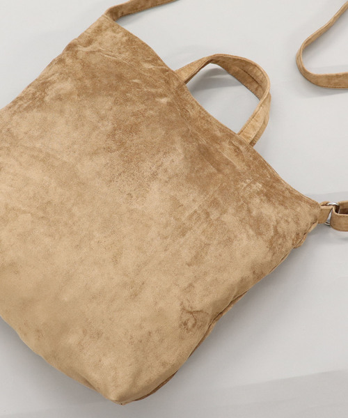 Confirm(コンファーム)の「フェイクスエードショルダーバッグ【Confirm】(ショルダーバッグ・メンズ・ブラック/ベージュ・FREE)」の8枚目の写真