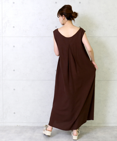 n'ee-ne(ネーネ)の「ノースリーブ マキシワンピース(ワンピース・レディース・ブラック/ブラウン/マスタード・LL/M/L)」の6枚目の写真