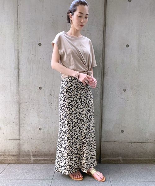 美品 SHIPS 23年製 1.7万 花柄 フラワー マーメイド スカート 美品 SHIPS 23年製 1.7万 花柄 フラワー マーメイド スカート