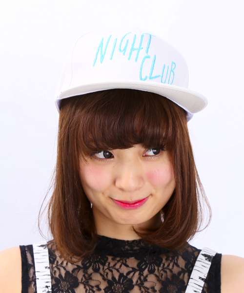 WEGO（ウィゴー）の「WEGO/グラフィティロゴベースボールキャップ（キャップ・メンズ・ホワイト/ブラック/グレー・FREE）」の2枚目の写真