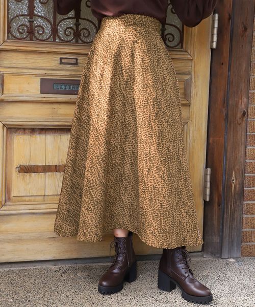 one after another NICE CLAUP（ワンアフターアナザーナイスクラップ）の「【WEB限定】フレアロングスカート（スカート・レディース・ホワイト/ブラック系その他/ベージュ系その他/ブラウン系その他/パープル系その他/その他/ベージュ・FREE）」の4枚目の写真