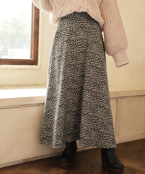 one after another NICE CLAUP（ワンアフターアナザーナイスクラップ）の「【WEB限定】フレアロングスカート（スカート・レディース・ホワイト/ブラック系その他/ベージュ系その他/ブラウン系その他/パープル系その他/その他/ベージュ・FREE）」の5枚目の写真