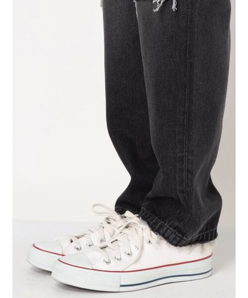 jouetie（ジュエティ）の「ベーシックダメージボーイズデニム（デニムパンツ・レディース・ライトブルー/ブラック・SMALL/MEDIUM）」の5枚目の写真