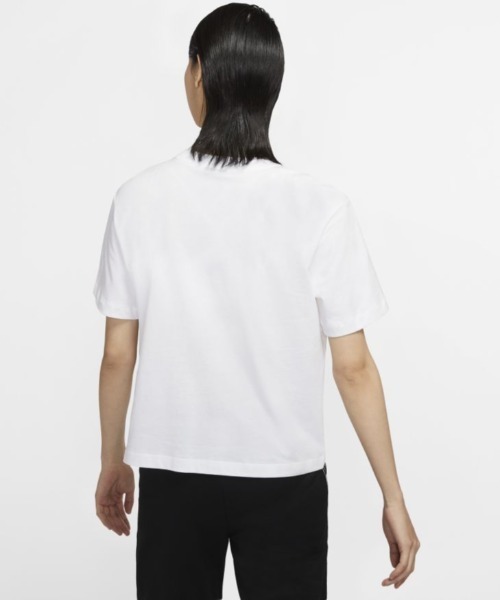 NIKE(ナイキ)の「ナイキ NIKE ウィメンズ エッセンシャル BF S/S トップ(Tシャツ/カットソー・レディース・ブラック/ホワイト・L/XL/S/M)」の11枚目の写真