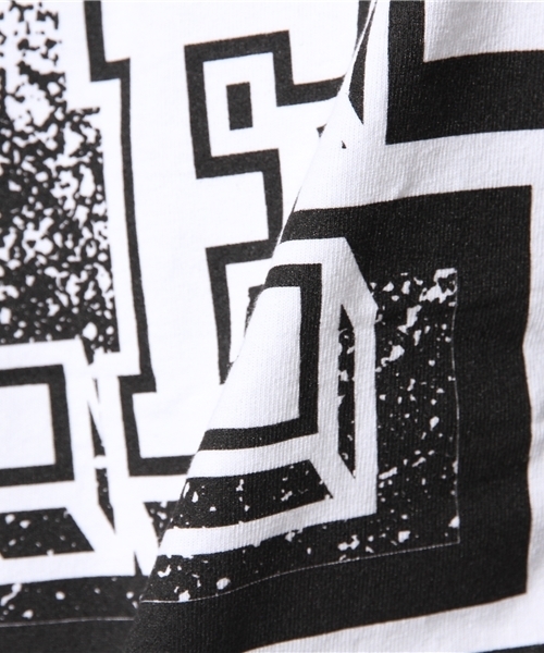 BEAMS T（ビームスティー）の「C.E / ZIGGURAT ロゴ Tシャツ（Tシャツ/カットソー・メンズ・ホワイト・MEDIUM/LARGE/SMALL）」の2枚目の写真