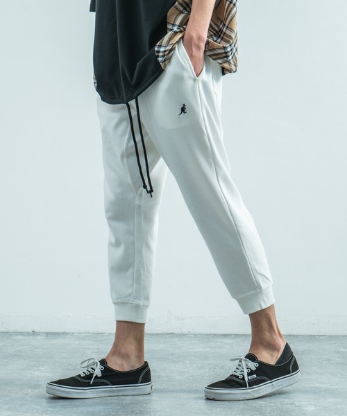 KANGOL(カンゴール)の「KANGOL 別注 ポンチ クロップドジョガーパンツ ラインパンツ ユニセックス(その他パンツ・メンズ・ホワイト/ブラック/ネイビー/グレー/カーキ/ホワイト系その他/ブラック系その他/グレー系その他/ベージュ系その他/ブルー系その他/チャコール/ホワイト系その他2/ブラック系その他2/グレー系その他2/グレー系その他3/グレー系その他4/ベージュ系その他2/ブルー系その他2・M/L/LL)」の2枚目の写真