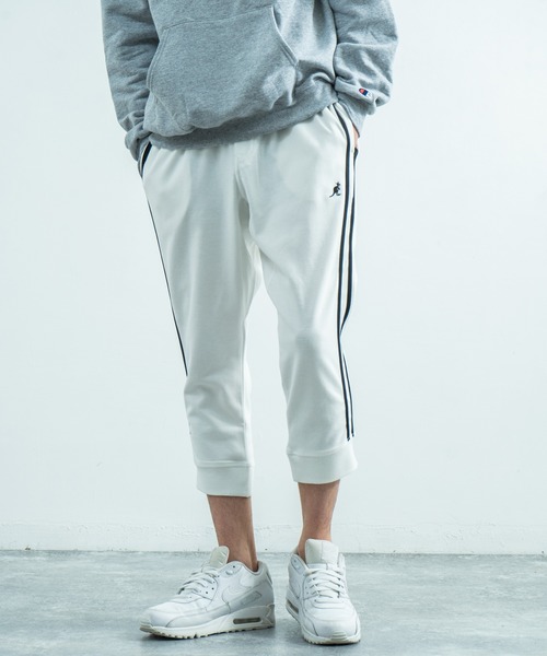 KANGOL(カンゴール)の「KANGOL 別注 ポンチ クロップドジョガーパンツ ラインパンツ ユニセックス(その他パンツ・メンズ・ホワイト/ブラック/ネイビー/グレー/カーキ/ホワイト系その他/ブラック系その他/グレー系その他/ベージュ系その他/ブルー系その他/チャコール/ホワイト系その他2/ブラック系その他2/グレー系その他2/グレー系その他3/グレー系その他4/ベージュ系その他2/ブルー系その他2・M/L/LL)」の4枚目の写真