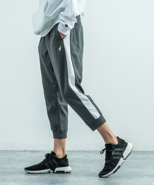 KANGOL(カンゴール)の「KANGOL 別注 ポンチ クロップドジョガーパンツ ラインパンツ ユニセックス(その他パンツ・メンズ・ホワイト/ブラック/ネイビー/グレー/カーキ/ホワイト系その他/ブラック系その他/グレー系その他/ベージュ系その他/ブルー系その他/チャコール/ホワイト系その他2/ブラック系その他2/グレー系その他2/グレー系その他3/グレー系その他4/ベージュ系その他2/ブルー系その他2・M/L/LL)」の10枚目の写真