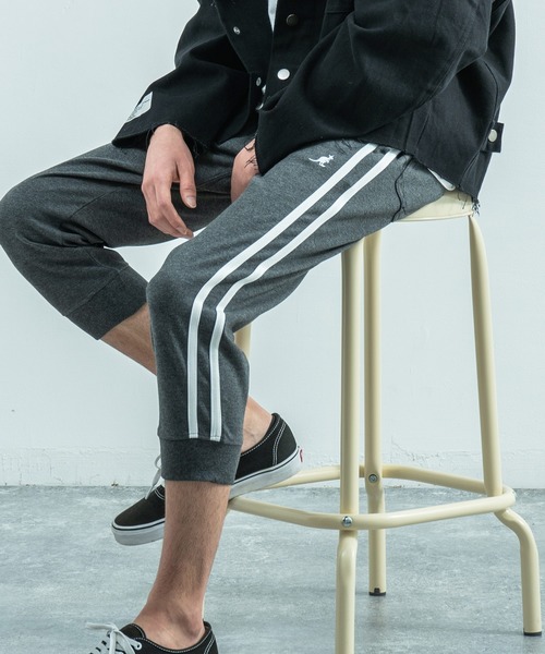 KANGOL(カンゴール)の「KANGOL 別注 ポンチ クロップドジョガーパンツ ラインパンツ ユニセックス(その他パンツ・メンズ・ホワイト/ブラック/ネイビー/グレー/カーキ/ホワイト系その他/ブラック系その他/グレー系その他/ベージュ系その他/ブルー系その他/チャコール/ホワイト系その他2/ブラック系その他2/グレー系その他2/グレー系その他3/グレー系その他4/ベージュ系その他2/ブルー系その他2・M/L/LL)」の12枚目の写真