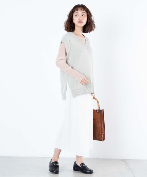 WEGO（ウィゴー）の「WEGO/Vネックカラーニットベスト（ベスト・レディース・ホワイト/ベージュ/グリーン系その他/ブルー系その他/ホワイト系その他・FREE）」の19枚目の写真