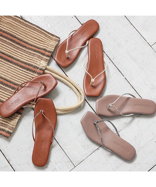 KOBE LETTUCE(コウベレタス)の「スクエアトゥトングサンダル(サンダル・レディース・ゴールド/パイソン/ブラック/ピンク/アイボリー・S/M/L/LL)」の15枚目の写真