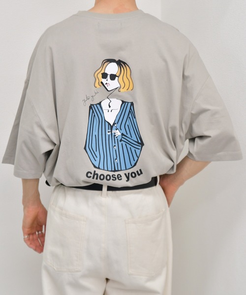 kutir(クティール)の「レトロガールTシャツ コラボTシャツ(Tシャツ/カットソー・メンズ・ホワイト/ダークグリーン/ダークブルー/オフホワイト/グレイッシュベージュ/グレー系その他・SMALL/MEDIUM/LARGE)」の4枚目の写真