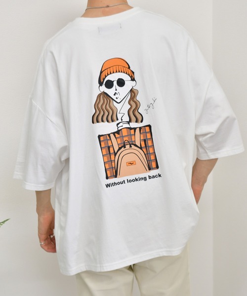 kutir(クティール)の「レトロガールTシャツ コラボTシャツ(Tシャツ/カットソー・メンズ・ホワイト/ダークグリーン/ダークブルー/オフホワイト/グレイッシュベージュ/グレー系その他・SMALL/MEDIUM/LARGE)」の2枚目の写真