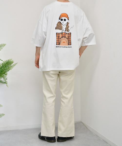 kutir(クティール)の「レトロガールTシャツ コラボTシャツ(Tシャツ/カットソー・メンズ・ホワイト/ダークグリーン/ダークブルー/オフホワイト/グレイッシュベージュ/グレー系その他・SMALL/MEDIUM/LARGE)」の7枚目の写真