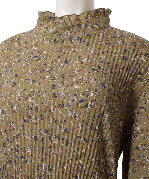 fifth（フィフス）の「フリルネック小花柄プリーツワンピース（ワンピース・レディース・ブラック/グリーン・MEDIUM）」の7枚目の写真