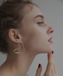 Asymmetry Curve Pierce