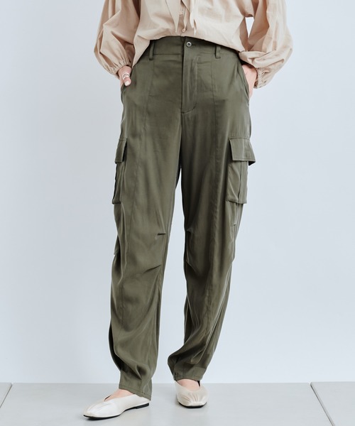 DouDou(ドゥドゥ)の「キュプラカーゴパンツ(その他パンツ・レディース・オフホワイト/カーキ・36/38)」の13枚目の写真
