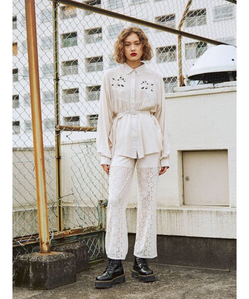 jouetie（ジュエティ）の「フラワーシャツ＆レースパンツ（シャツ/ブラウス・レディース・ブラック/ブルー/アイボリー・MEDIUM）」の11枚目の写真